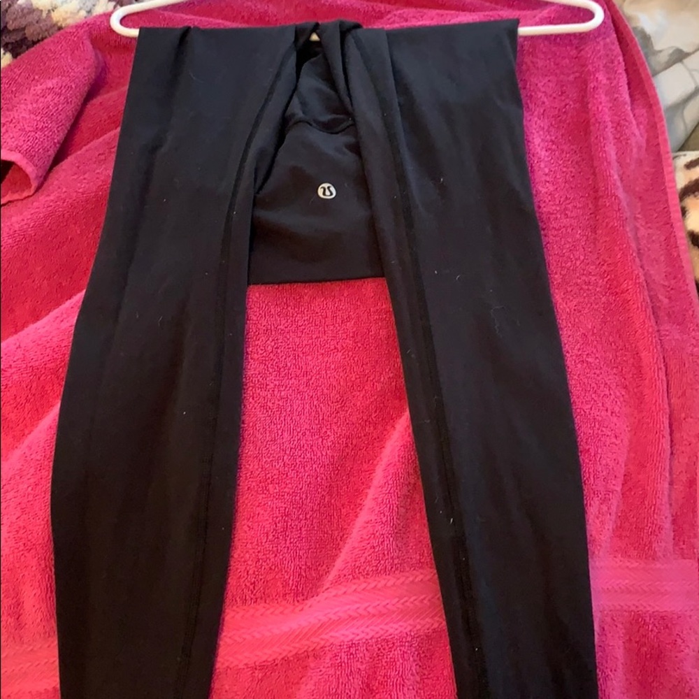 SIZE 2 LULULEMON just worn maybe 3 times.